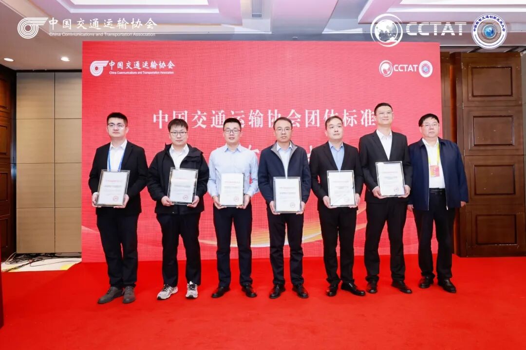 1761697936936462